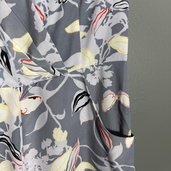 Oasis Women's Gray Floral Faux Wrap Shorts Romper - Size 8 - Pockets - Playsuit - Picture 3 of 8